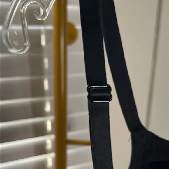SKIMS Classic Black Bralette - Picture 4 of 9